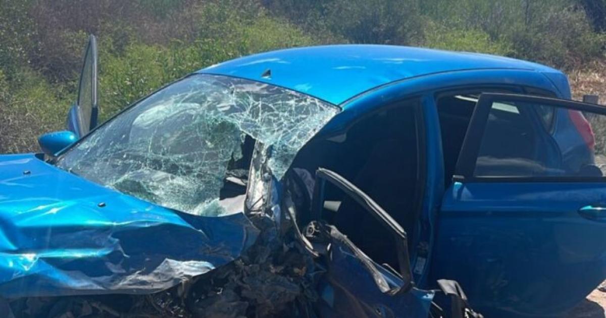 Grave siniestro vial en la Ruta 34 vieja dejoacute tres personas heridas e internadas una de ellas es policiacutea