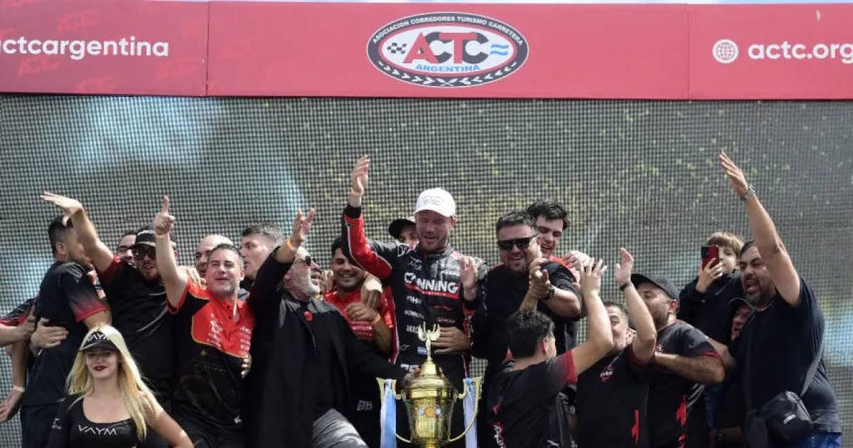 Canapino logroacute la triple corona en el automovilismo