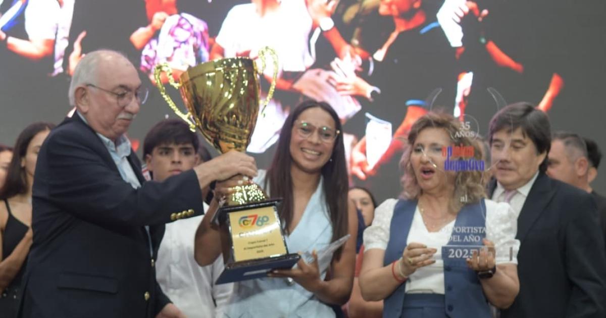 Natalia Vera la deportista del antildeo se quedoacute con la Copa 60 Antildeos de Canal 7