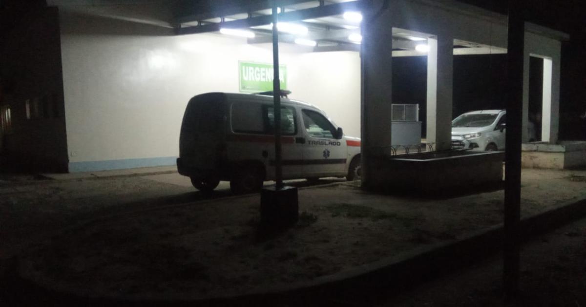 Monte Quemado- un joven fue hallado con una grave herida en el cuello y la Justicia ordenoacute allanamientos