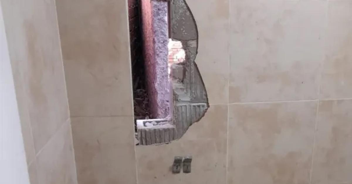 Hacen boquete en una distribuidora se roban 2600000 y el DVR