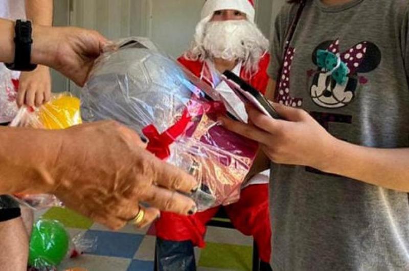 Solidarios con intenciones de regalar felicidad- diversas campantildeas se realizan para Navidad