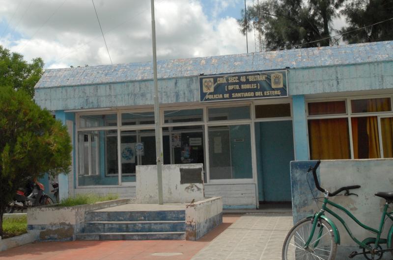 Golpeoacute a su pareja embarazada de 5 meses y la atoacute a la cama