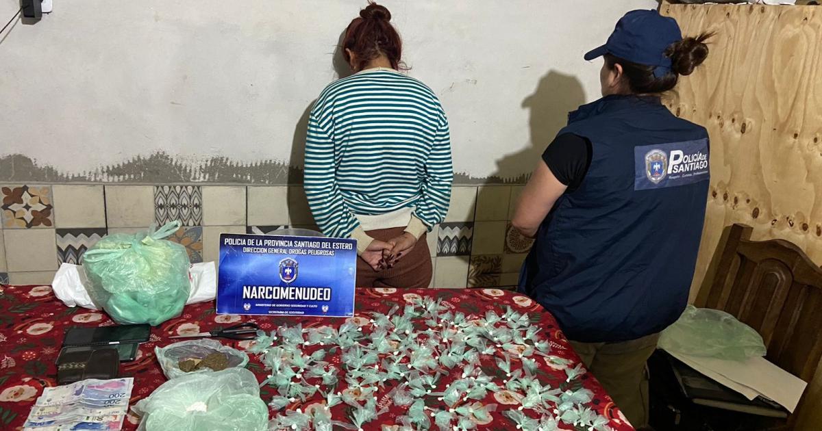 Joven acusada de vender cocaiacutena y marihuana seguiraacute tras las rejas