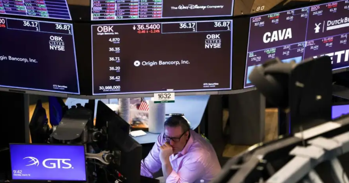 Suben bonos y baja el riesgo paiacutes tras los anuncios del Gobierno sobre el doacutelar