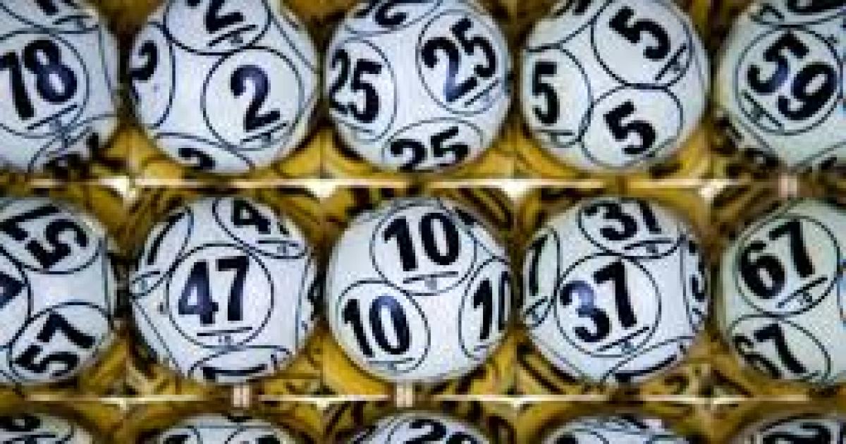 Le pidioacute el divorcio a su esposo por vago y a los dos diacuteas eacutel ganoacute la loteriacutea