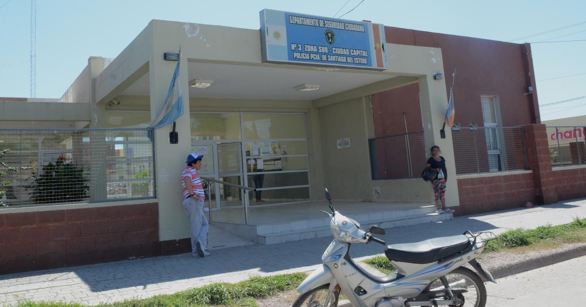 Acusan a una policiacutea de amenazar a integrante de grupo de peregrinos