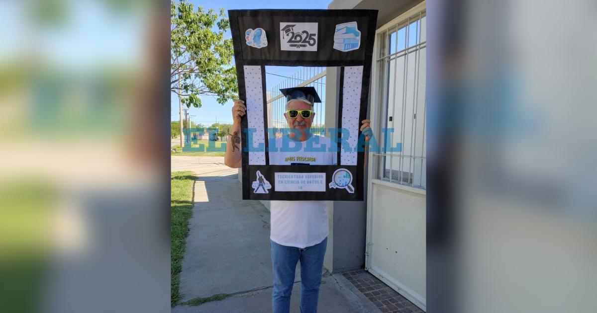 A los 61 antildeos se recibioacute de Teacutecnico Superior en Ciencia de Datos e Inteligente Artificial