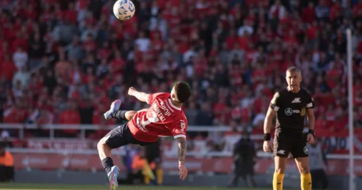 Dembeleacute fue elegido como el mejor y Santiago Montiel ganoacute el Puskas