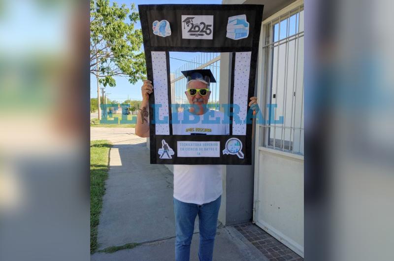 A los 61 antildeos se recibioacute de Teacutecnico Superior en Ciencia de Datos e Inteligente Artificial