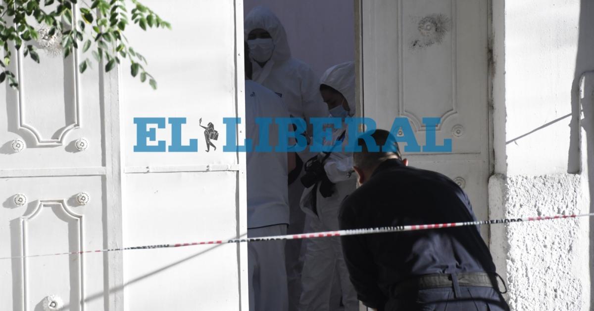 Un gendarme que se encontraba de licencia golpeoacute a su pareja luego se ahorcoacute y le dejoacute una carta 