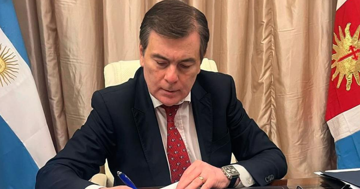 El senador Gerardo Zamora anunció la presentacipon de su proyecto a través de las redes sociales