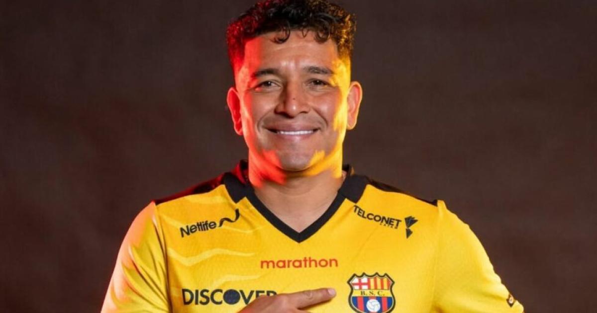 Caacutemaras de seguridad registraron el crimen del futbolista Mario Pineida