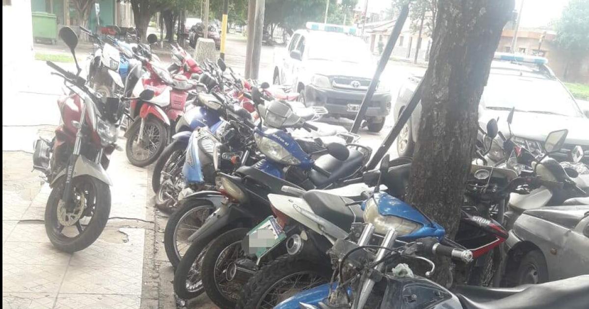 Presos dos hermanos y primo por vender motos robadas en Weisburd