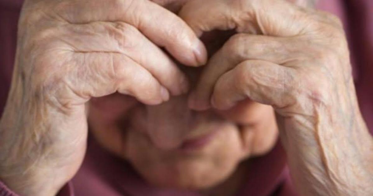 Una mujer de 91 antildeos denuncioacute a su pareja  por una estafa millonaria con un departamento y un campo