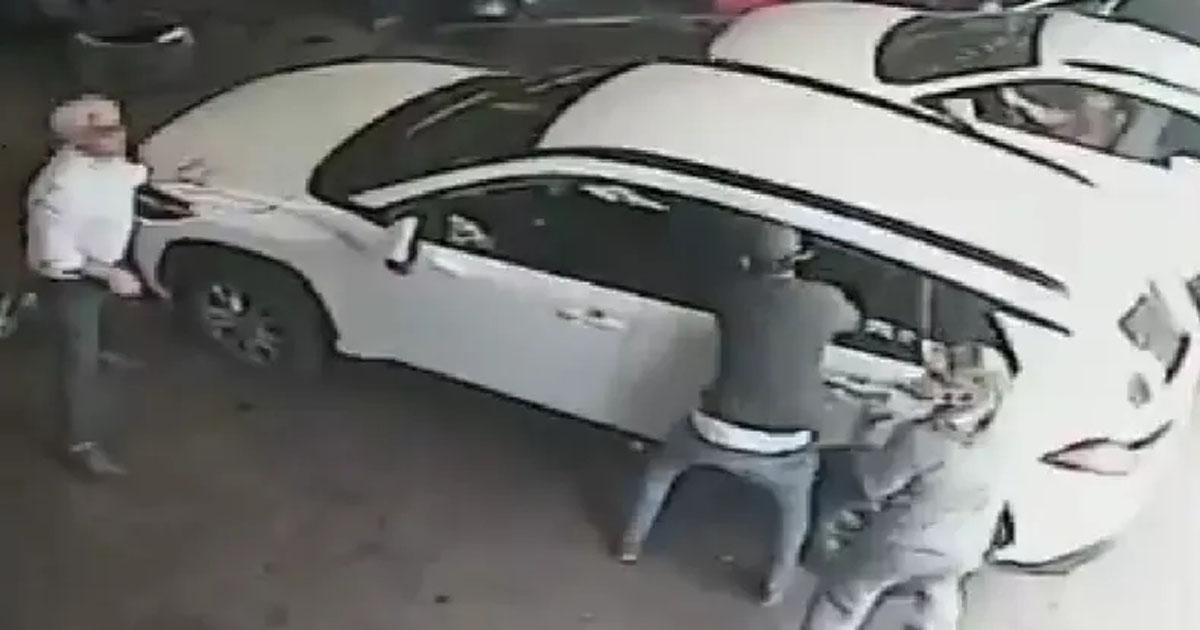 Dos delincuentes fueron detenidos tras una persecucioacuten- escapaban con 15 millones