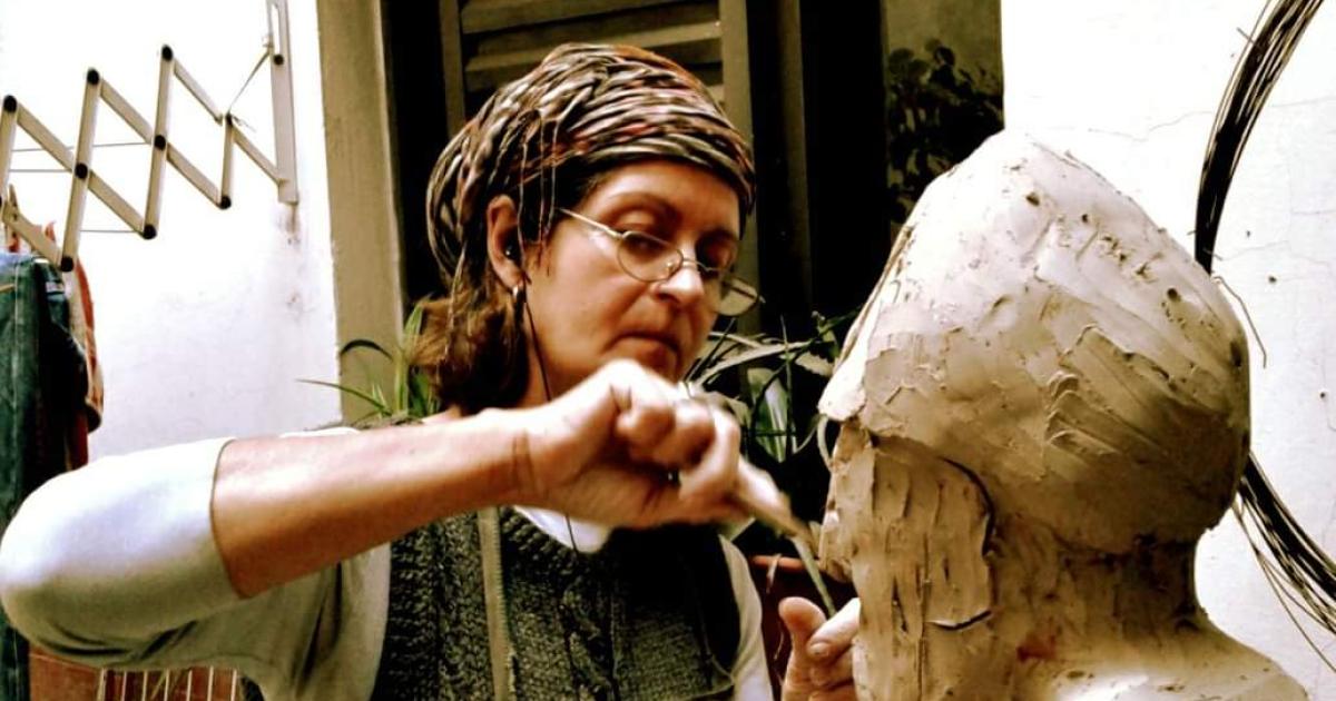 La 48 cierra el antildeo con un taller de obras de artistas santiaguentildeos