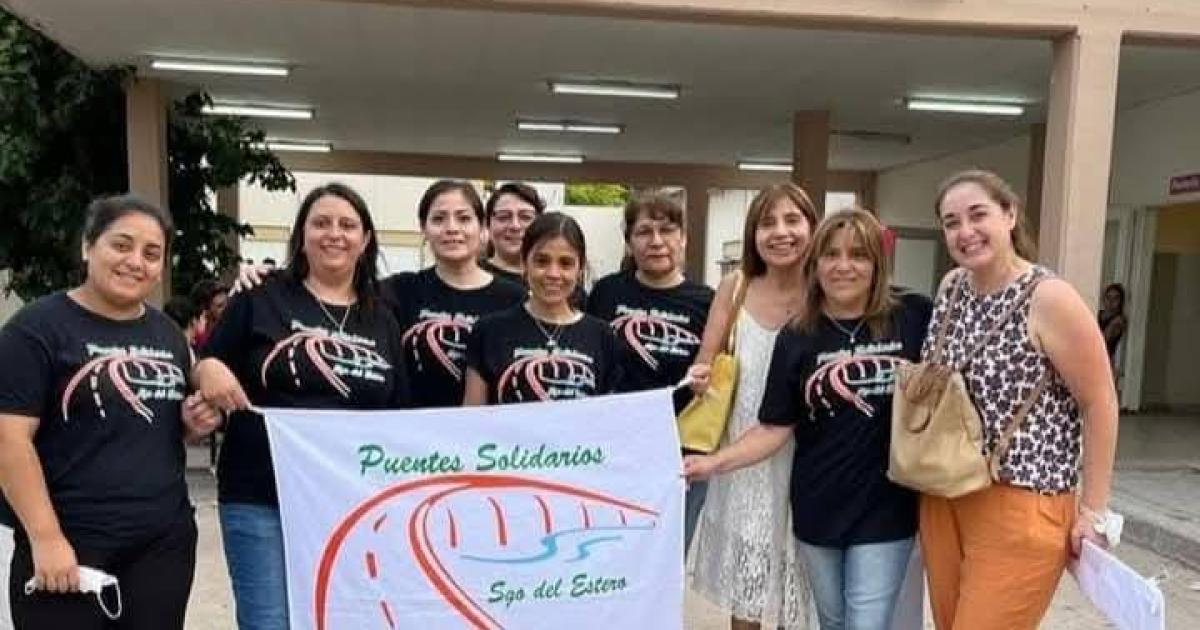 Puentes Solidario cerroacute el 2025 con la entrega de 90 bolsas navidentildeas en tres hospitales