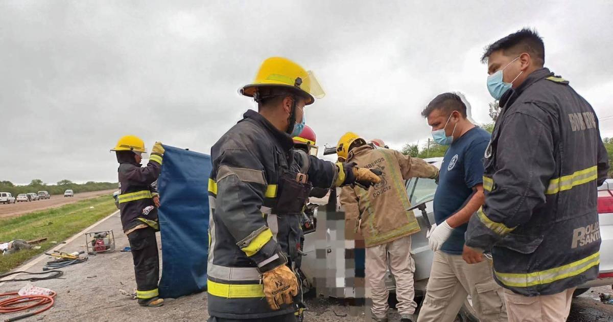 El detraacutes de escena del horror- Bomberos Voluntarios contaron coacutemo fueron los trabajos tras el fatal choque en Las Termas