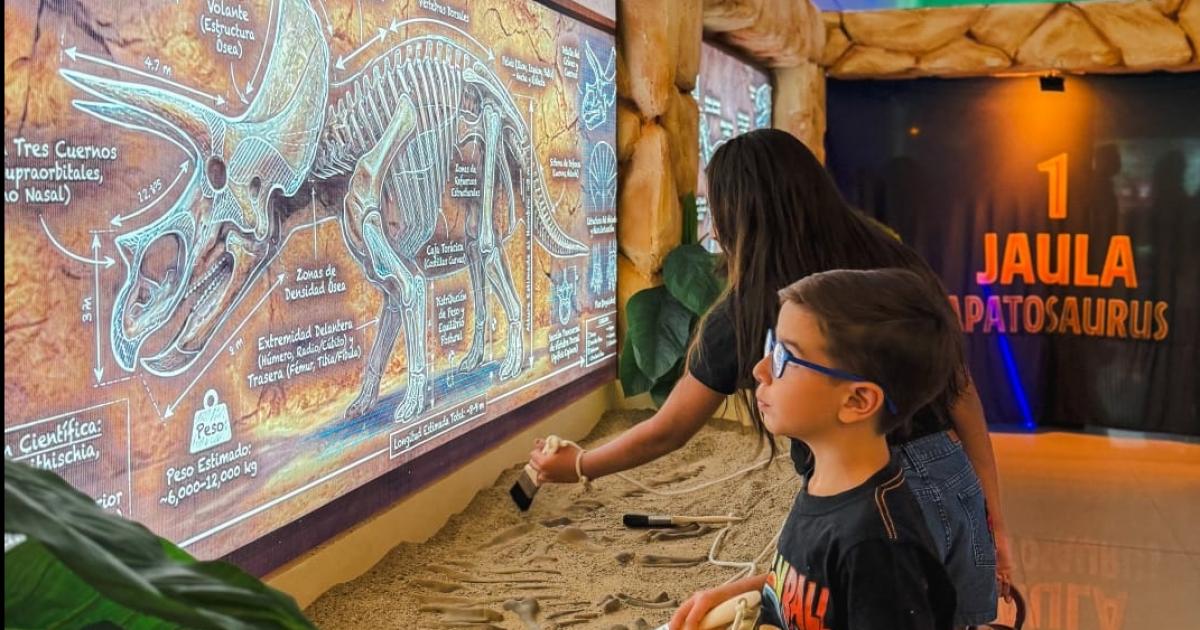 PROPUESTA Re�ne m�ltiples sectores desde un espacio paleontológico  hasta un laboratorio futurista