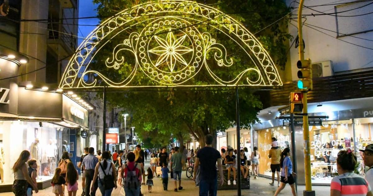 Coacutemo seraacute la actividad en Santiago del Estero este 24 de diciembre- asueto y horario reducido en comercios