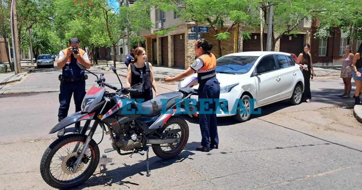 El motociclista  terminó lesionado tras el fuerte choque