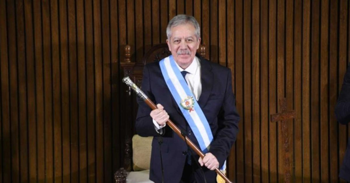 El gobernador Suaacuterez y el saludo para todos los santiaguentildeos