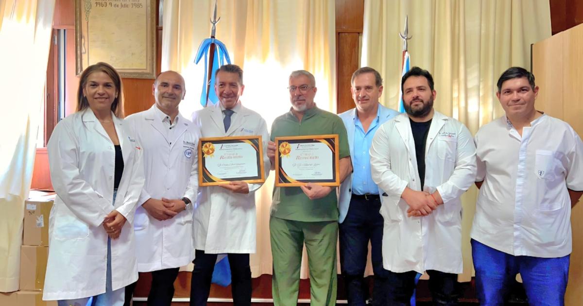 Reconocieron a dos histoacutericos profesionales del Servicio de Ortopedia y Traumatologiacutea del Hospital Regional