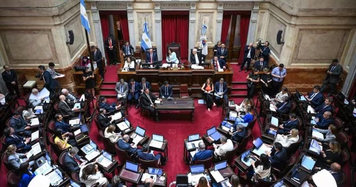 Milei envioacute a Santilli al Congreso para monitorear la sesioacuten clave por el Presupuesto 2026