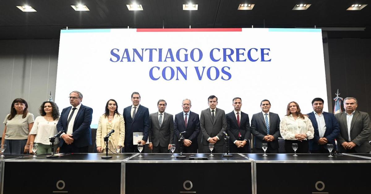 Eliacuteas Suaacuterez realizoacute el lanzamiento del programa de capacitacioacuten y formacioacuten laboral de joacutevenes Santiago crece con vos