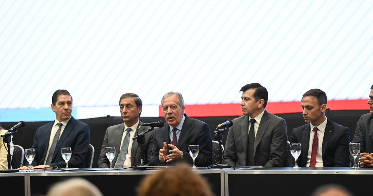 Suaacuterez lanzoacute el Programa de Capacitacioacuten y Formacioacuten laboral de joacutevenes Santiago crece