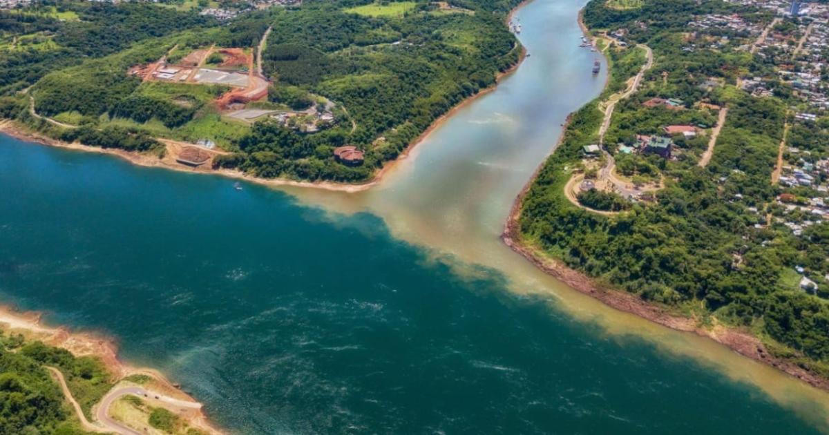 Vuelco de embarcacioacuten en Paraguay deja tres viacutectimas argentinas