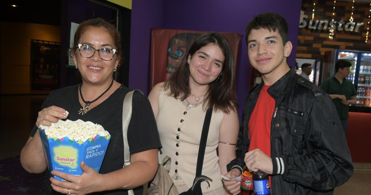 NOCHES DE PELIacuteCULA EN SANTIAGO