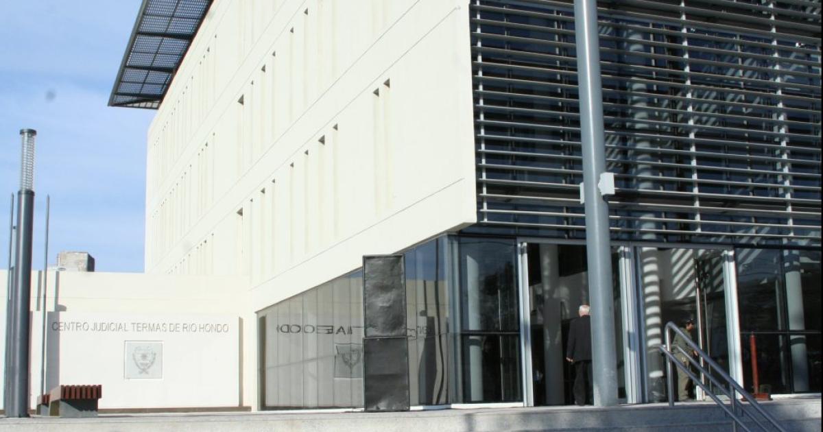 B� HERRERA EL ALTO Aprovechando que los dueños no estaban en el inmueble