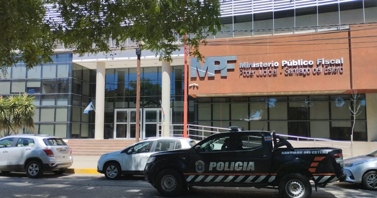 INSTRUCCIÓN La Dra Erika Leguizamón fiscal coordinadora de la Unidad de Delitos Institucionales investiga junto con el Dr Heredia