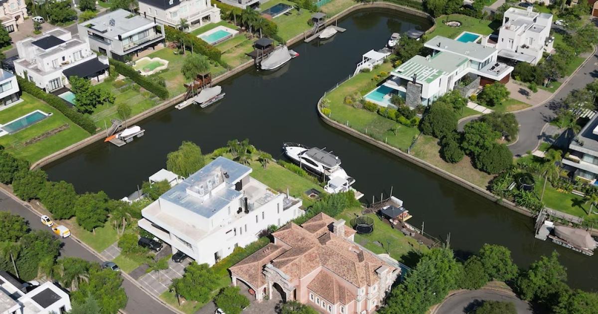 Allanamiento en la casa de Faroni en Nordelta (Fotos- Gastón Taylor drone de Infobae)