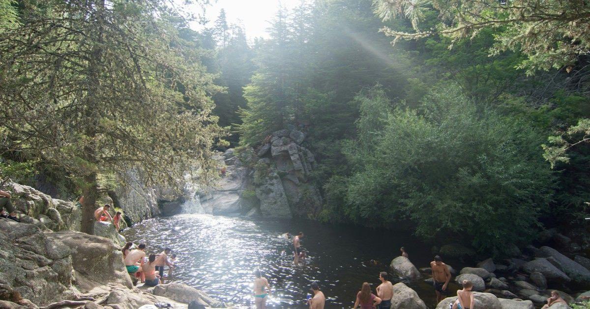 Un hombre murioacute tras meterse a nadar en una cascada