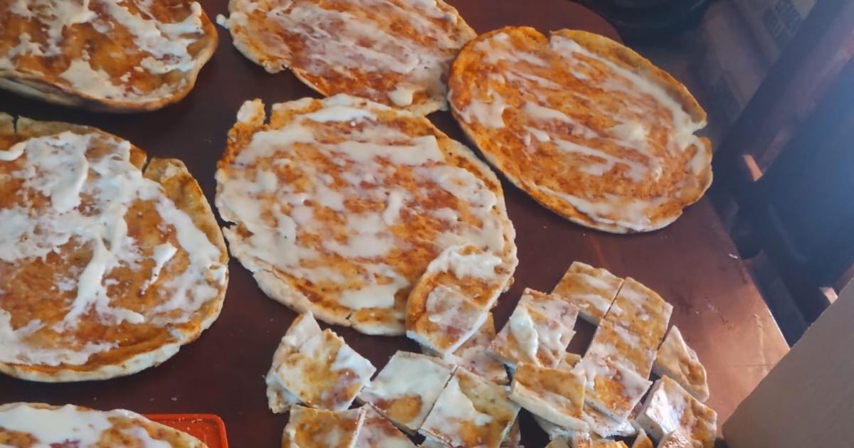 Corazones y Puentes Solidarios entregaraacuten viandas esta noche en la plaza Belgrano