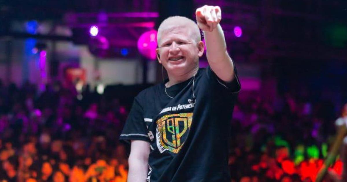 VIDEO Conmocioacuten en la movida tropical- Franco Escobedo voz de La Banda de Potencia deja la muacutesica por un delicado problema de salud