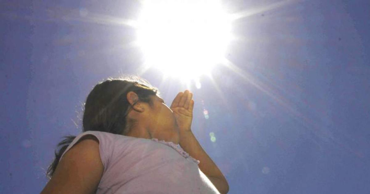 Ante siacutentomas de golpe de calor es importante actuar raacutepido