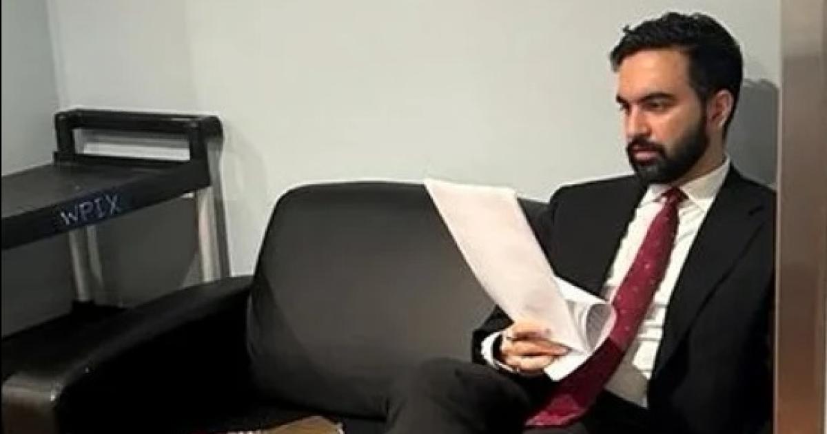 Mamdani ya generoacute poleacutemica y denuncias de antisemitismo