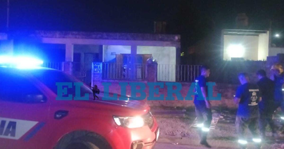 Derrumbe de un techo en una vivienda- rescataron a una mujer atrapada