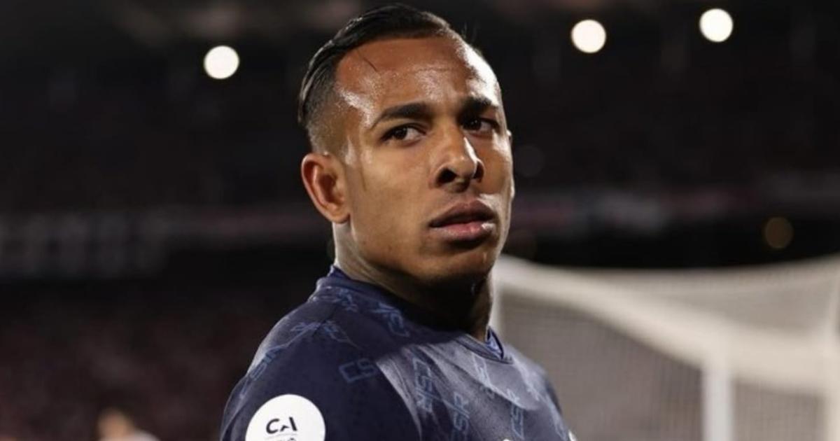 Marcelo Gallardo insiste por Sebastiaacuten Villa