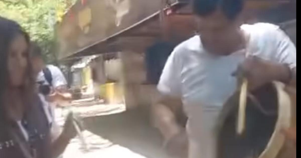 La Sole al ritmo del bombo en el Patio del Indio