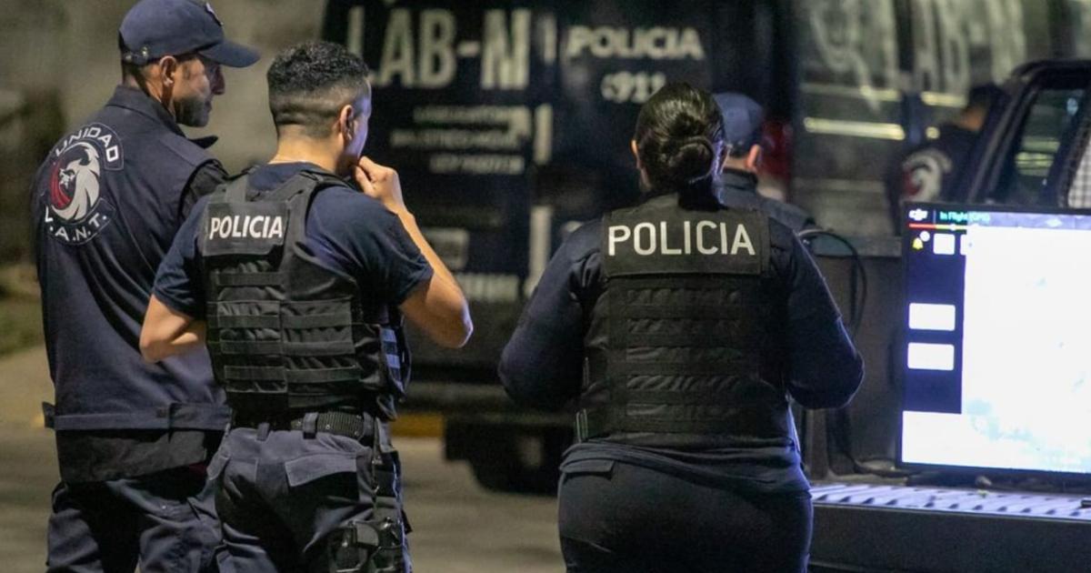 Mujer muere tras tiroteo entre policiacutea y cuidacoches