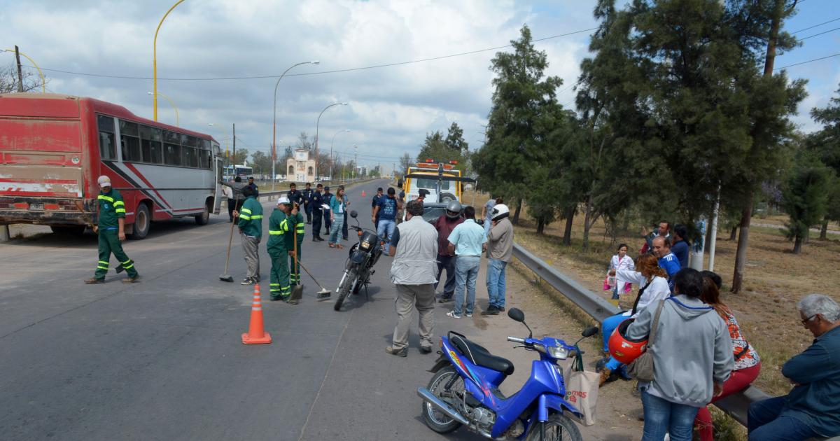 Joven muere al chocar contra un guardarrail- aparentemente iba ebrio