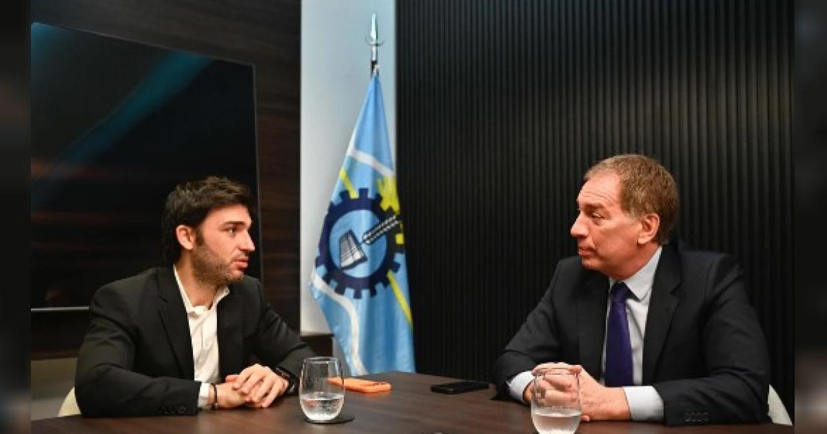 El ministro del Interior Diego Santilli junto al gobernador de Chubut Ignacio Torres