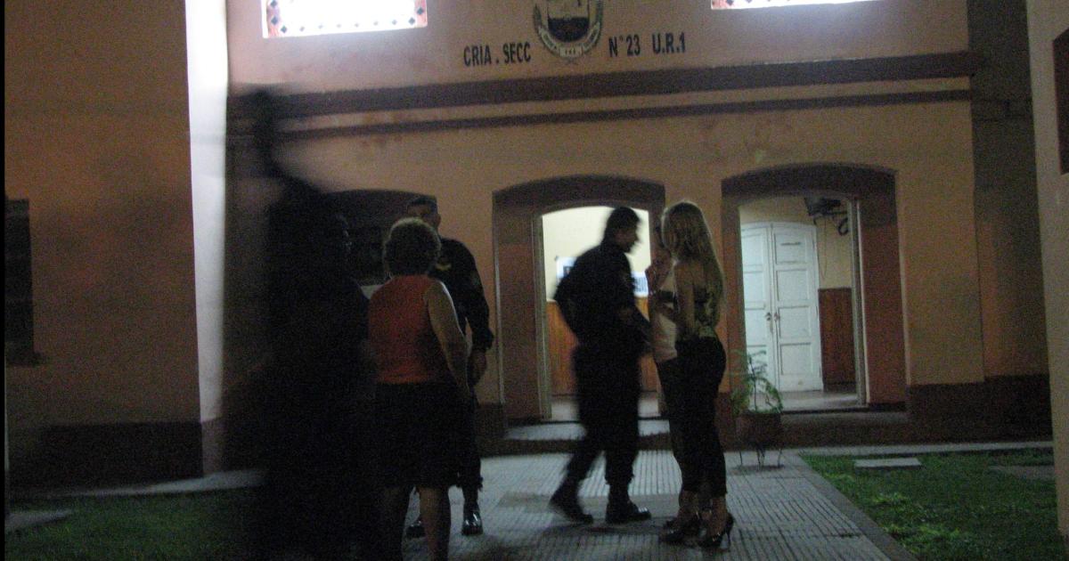 APREHENDIDO Agredió a su madre por no financiar su apego a las cervezas y terminó en una celda de comisaría