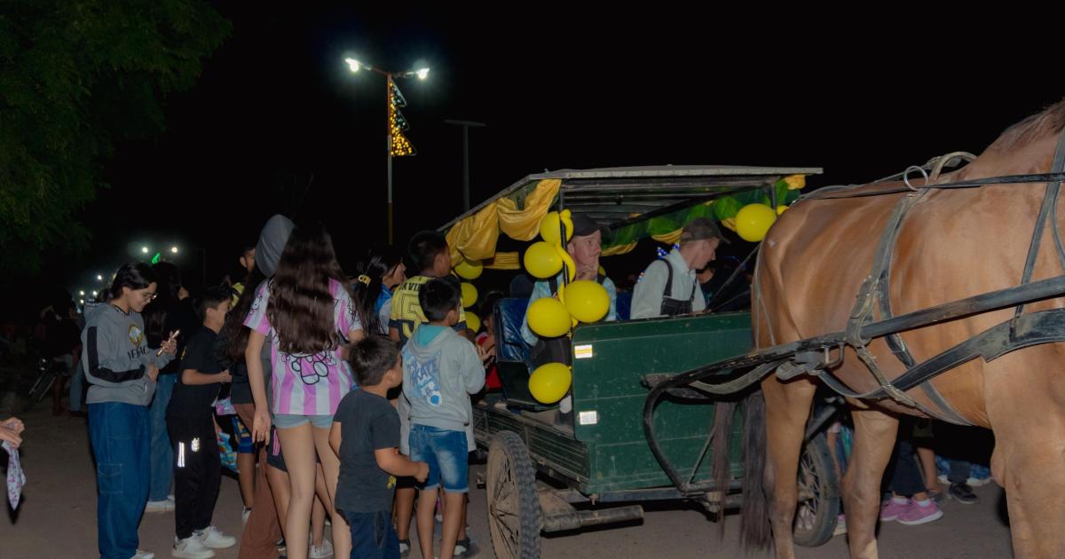 Nintildeos de Pampa de Los Guanacos vivieron su noche de Reyes