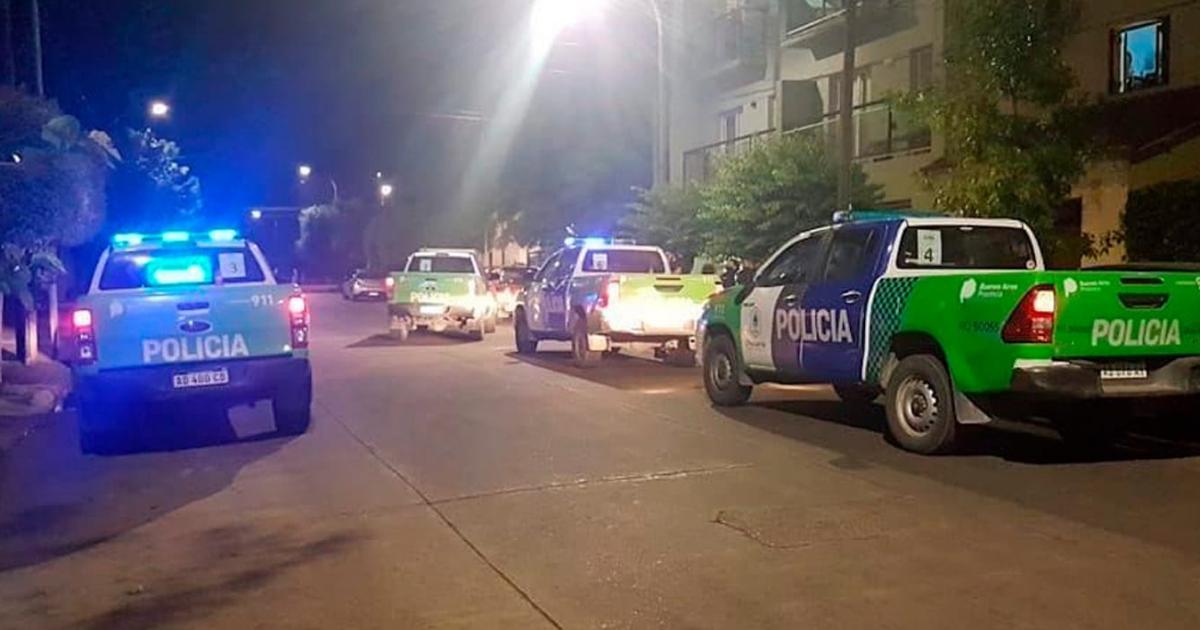 Brutal ataque de motochorros dejoacute a una oficial gravemente herida
